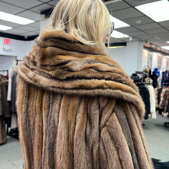 Vintage Fendi Mink Fur in Wild Brown - Picture 6 of 8